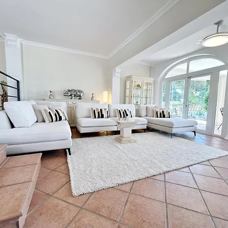 Luxury Seaside
